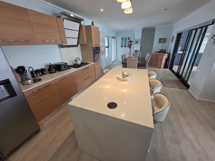 5 Bedroom Property for Sale in Marina Martinique Eastern Cape